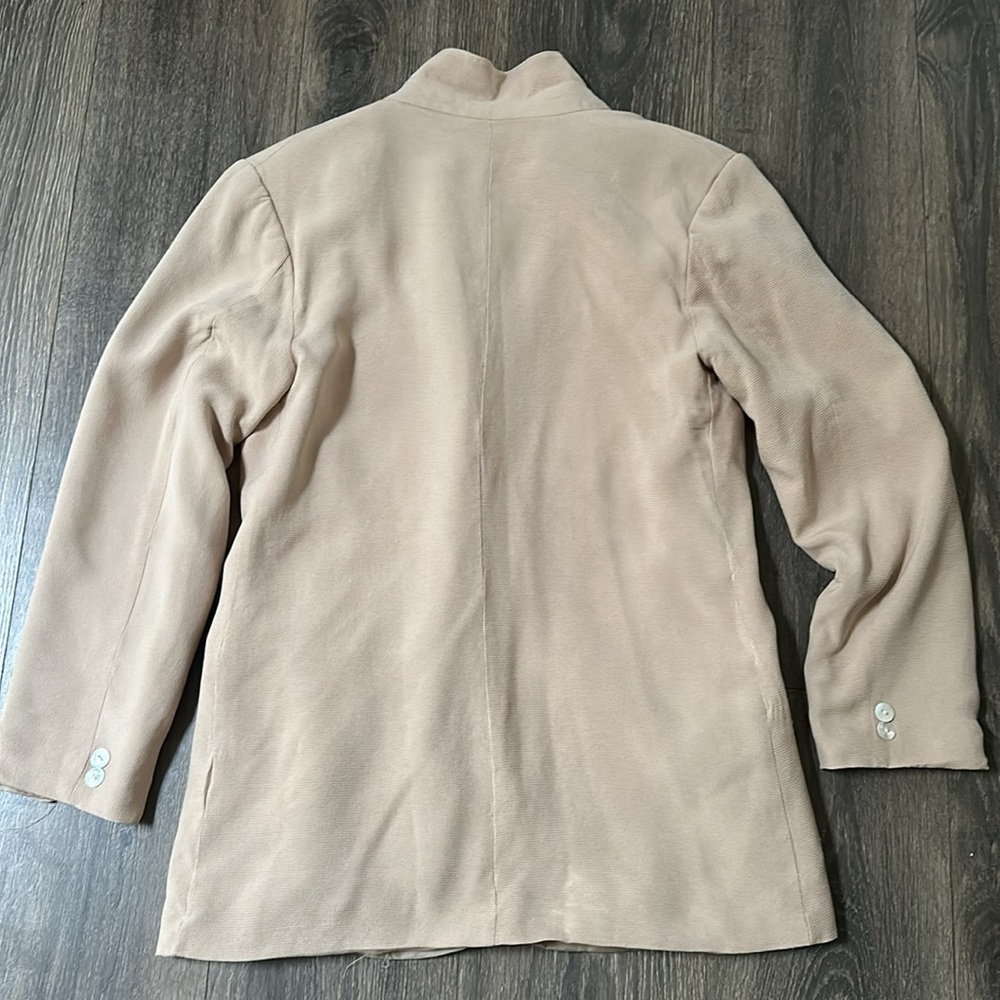Silk House Medium blazer - Picture 4 of 5